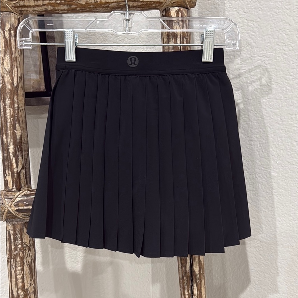 lululemon Black Pleated Women's Skirt